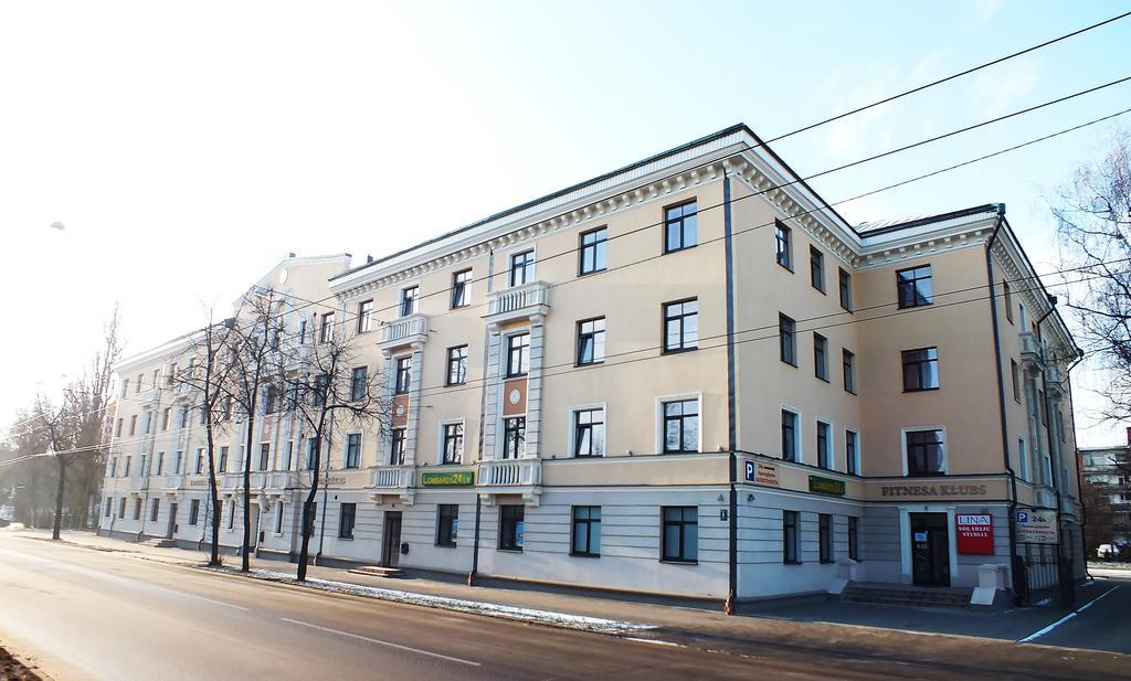 Apalenis Hotel Riga Esterno foto