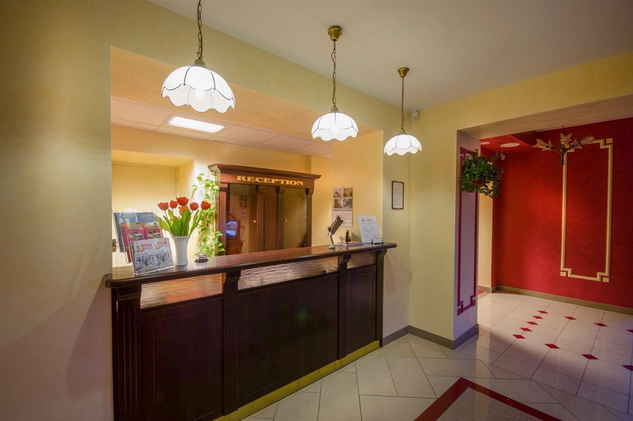 Apalenis Hotel Riga Esterno foto